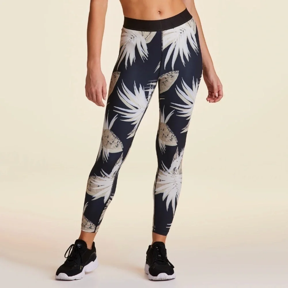 NWT Alala Primary Tight High Rose Skinny Leggings In Neutral Palm Print